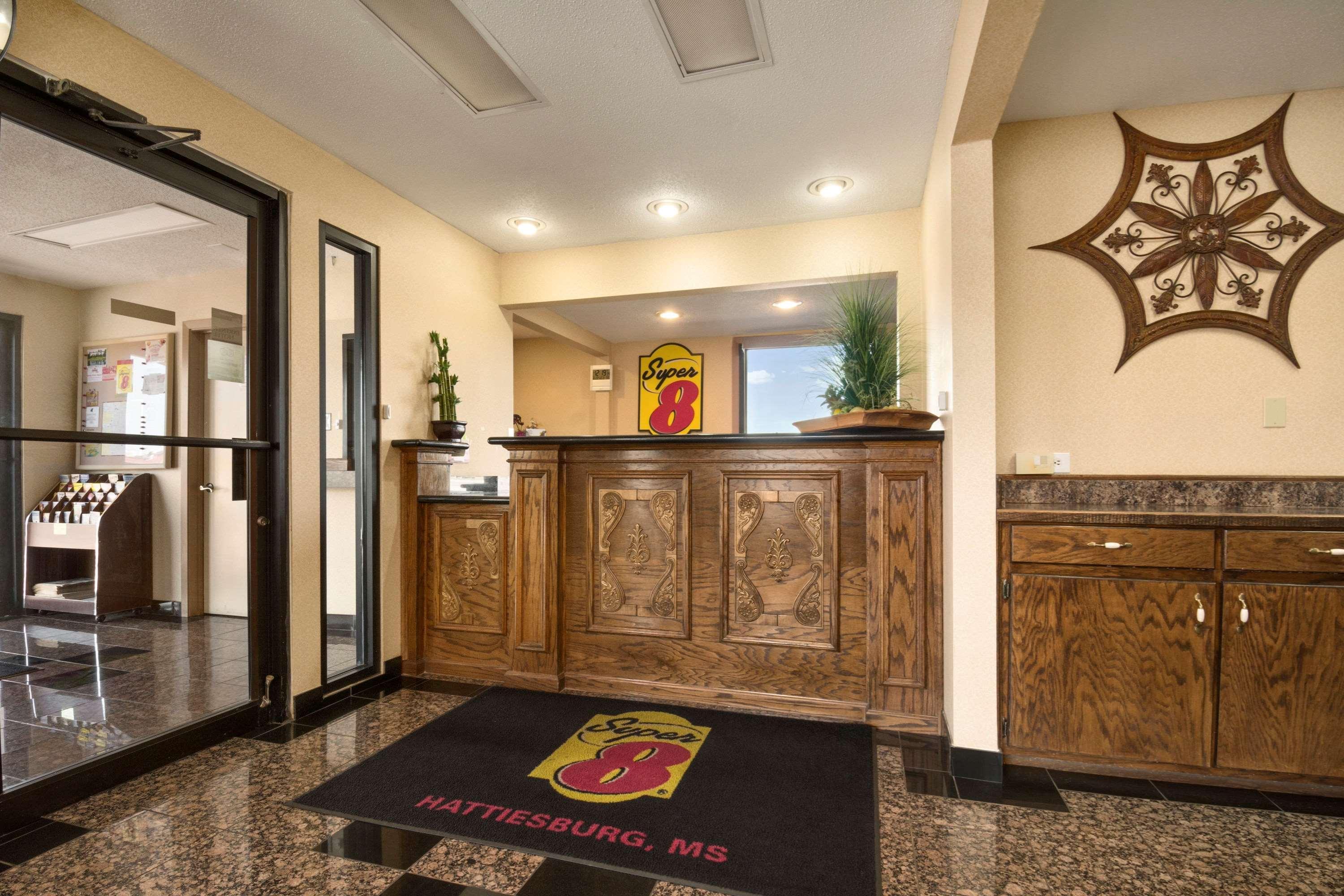 Super 8 By Wyndham Hattiesburg North מראה חיצוני תמונה